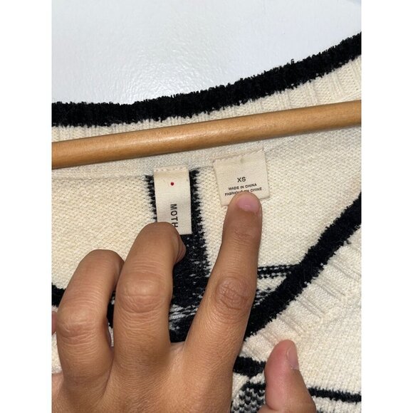 Moth Anthropologie  Cream/Black Windowpane Plaid V-Neck Pullover Sweater Women's - Picture 3 of 7